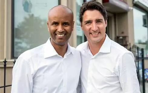 2017年加拿大新任移民部长阿哈迈德·哈桑(Ahmed Hussen)与加拿大总理特鲁多